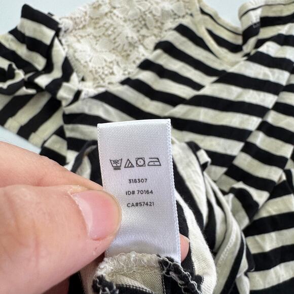 Ann Taylor LOFT‎ Top Womens Medium Cream Black Striped Lace Shoulder Blouse - Picture 5 of 7